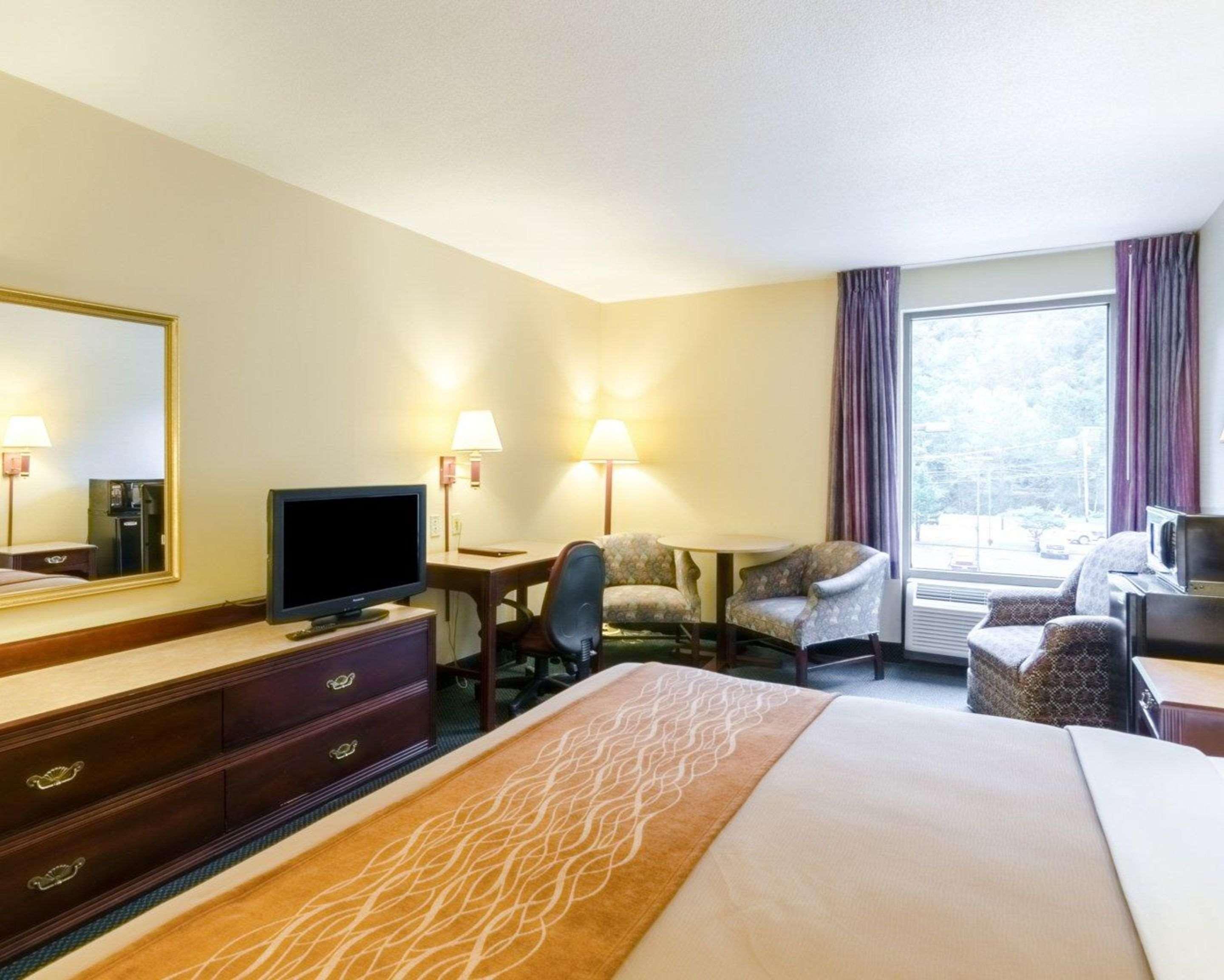 Comfort Inn & Suites Grundy Екстериор снимка
