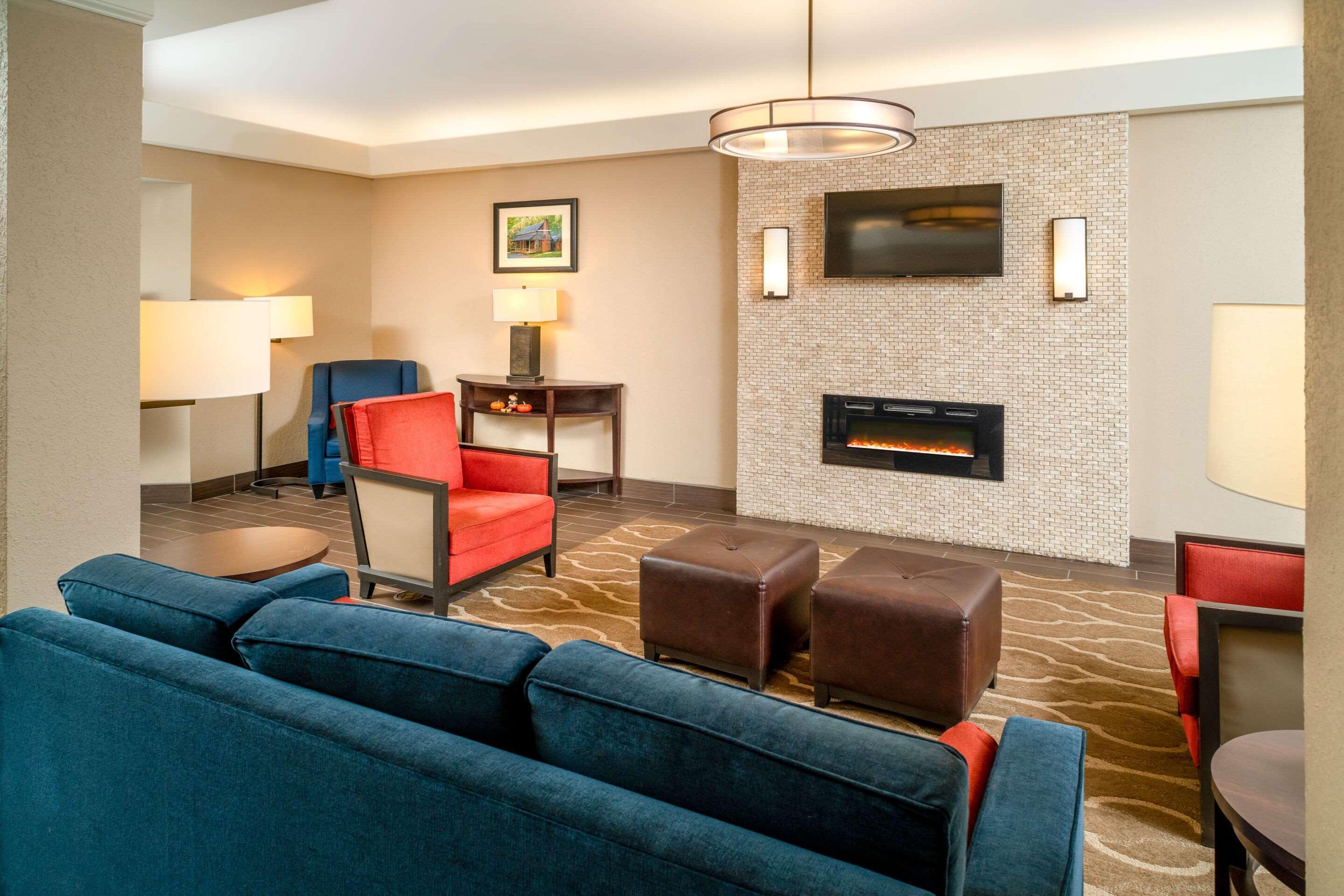Comfort Inn & Suites Grundy Екстериор снимка