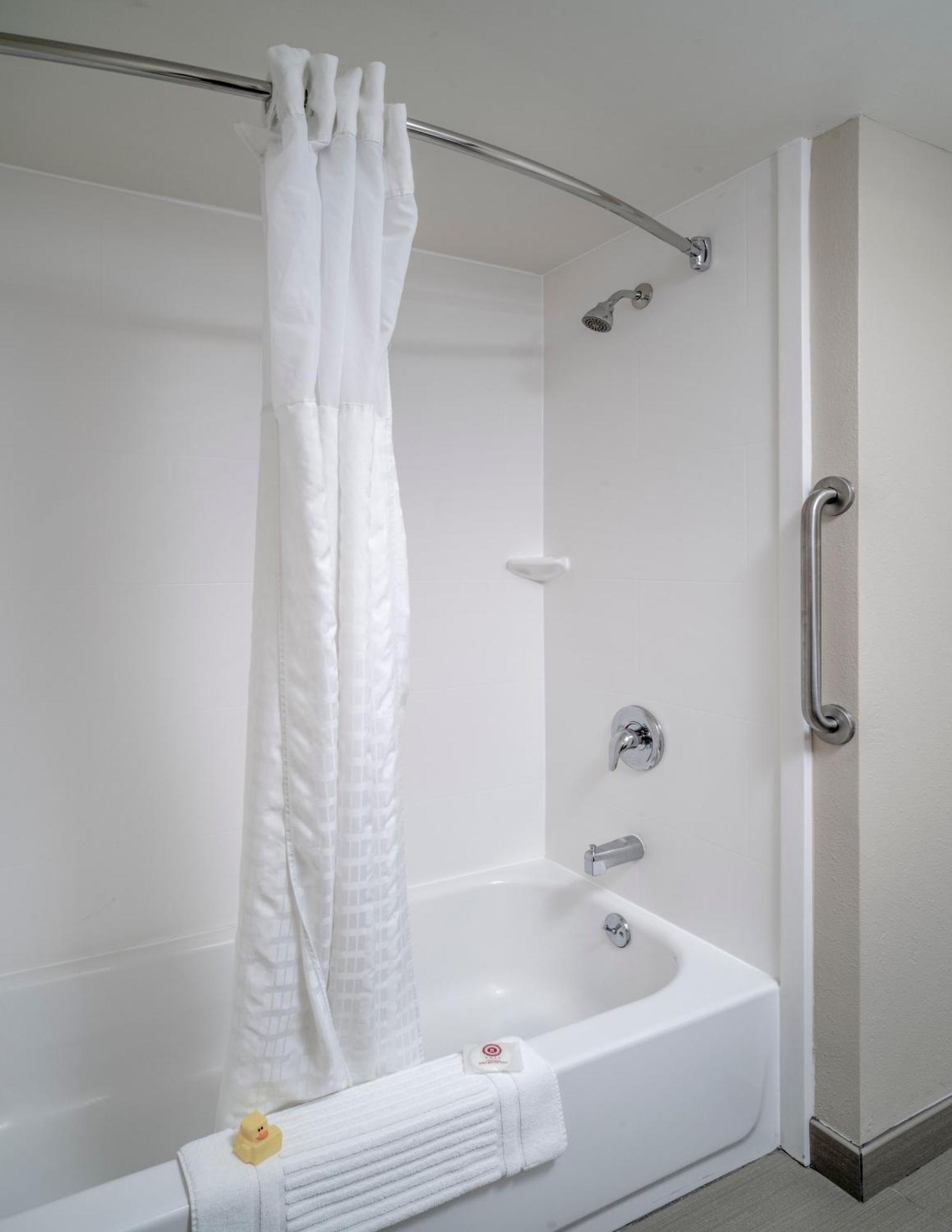 Comfort Inn & Suites Grundy Екстериор снимка