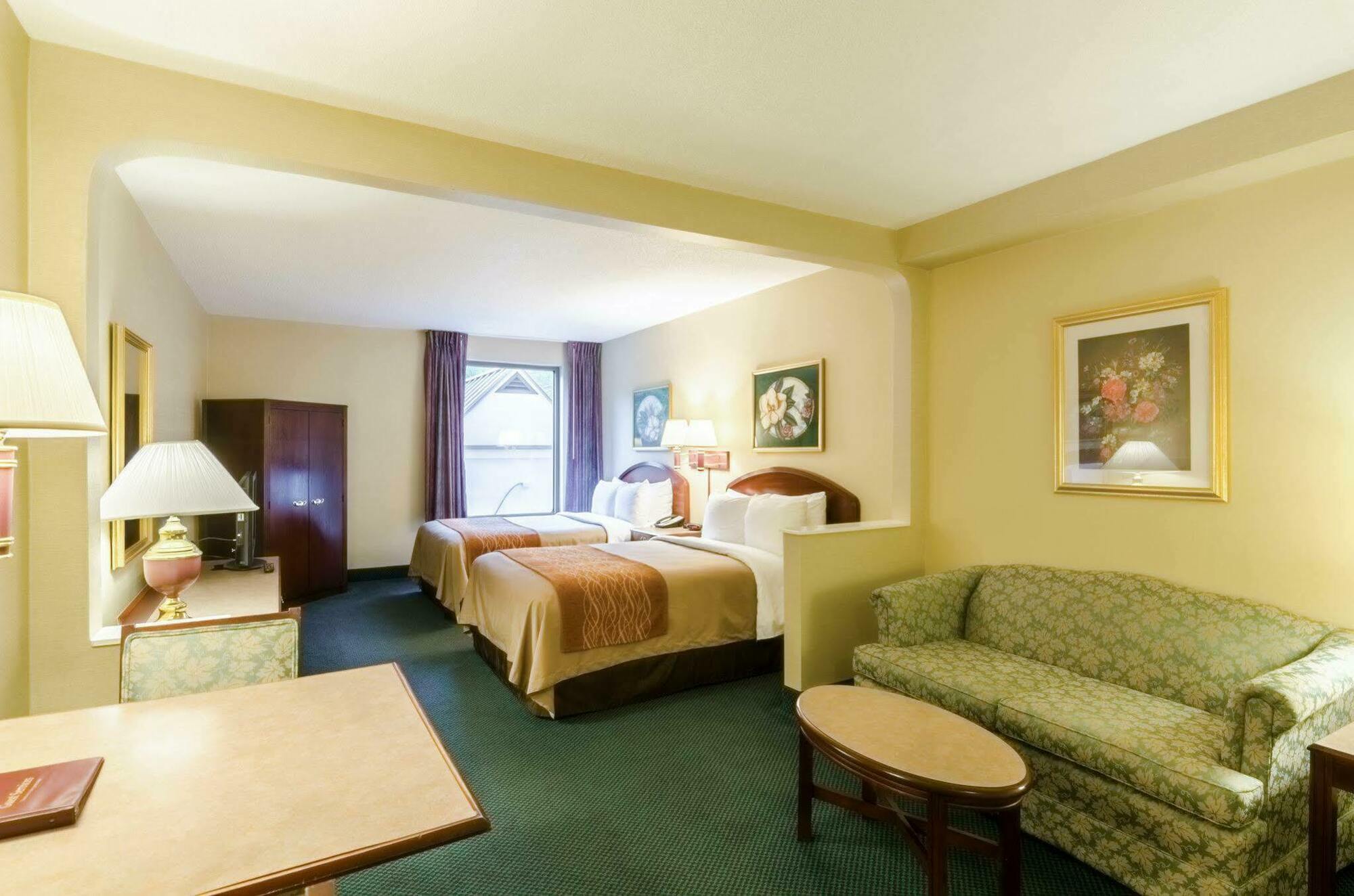 Comfort Inn & Suites Grundy Екстериор снимка