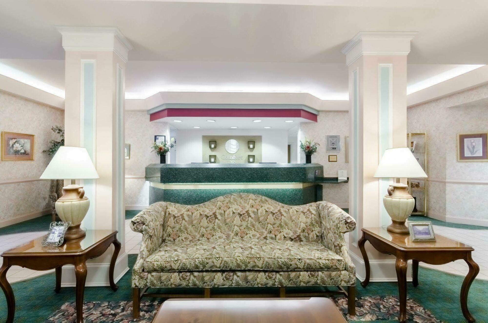 Comfort Inn & Suites Grundy Екстериор снимка